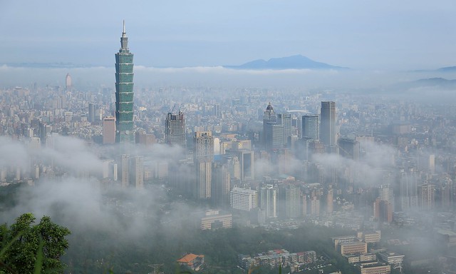 ~ Foggy morning  of Taipei101 and Xinyi  metropolitan District~
