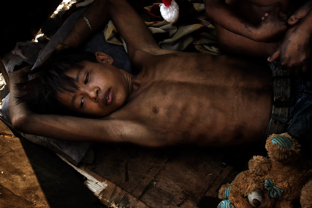 New Smokey Mountain, Tondo Manila - Homeless child