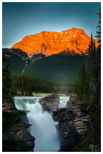 sunset canada waterfall nationalpark long exposure jasper goldenhour mountkerkeslin athabascafalls