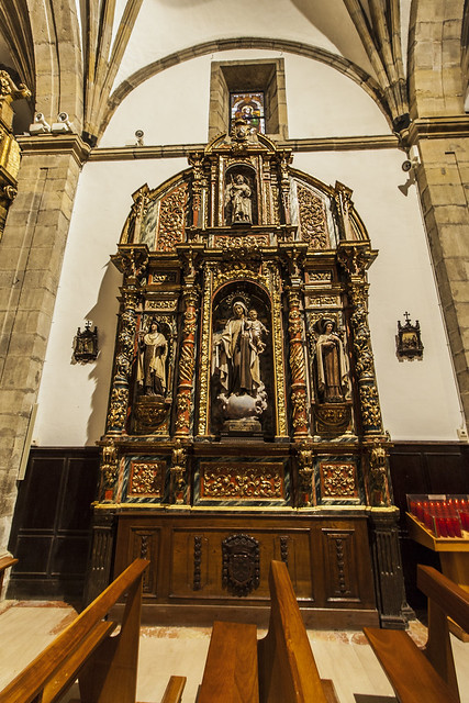 Iglesia de Santa María de Luanco. Interior.