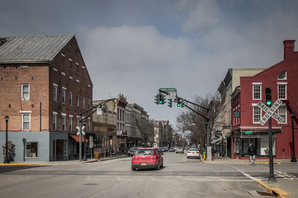 Warren Street, Hudson, New York Lee Howard Flickr