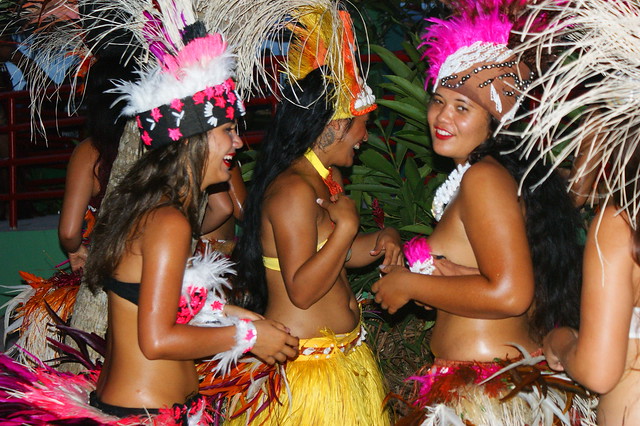 Dancers from Cook Islands