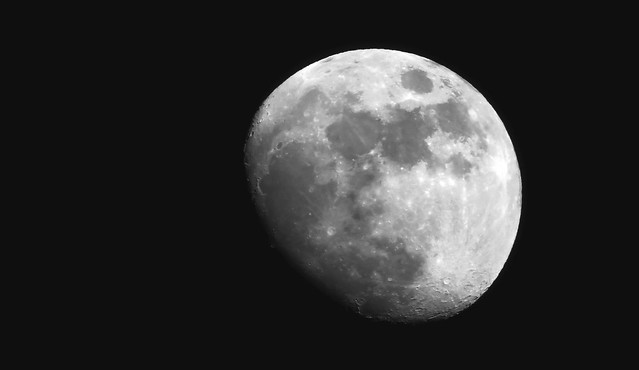 Handheld - Moon Capture - mit Stativ kann es jeder - with tripod everyone can capture a moon shot, lol