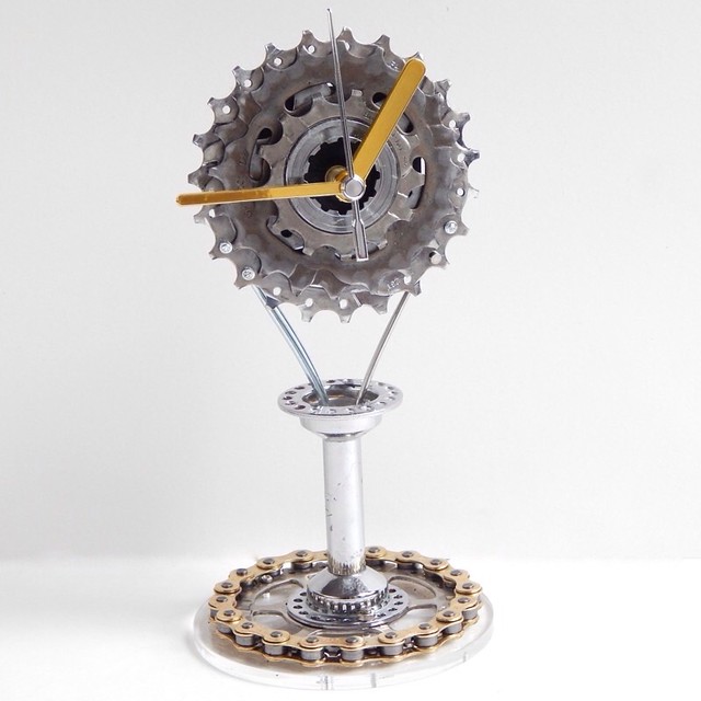 Recycled bike hub & gear clock