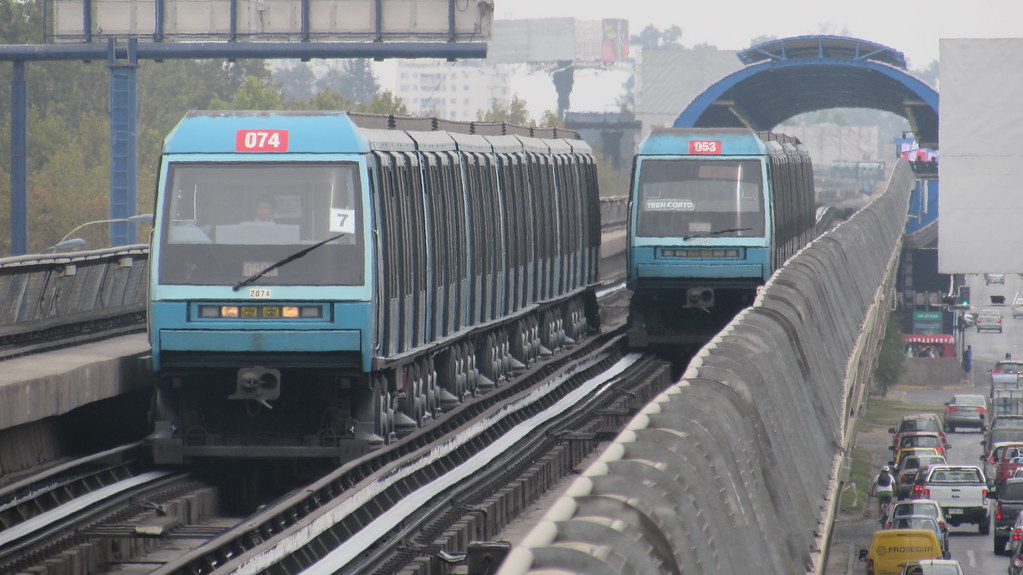 Ns93 Alstom NS-93 - Metro De Santiago. | Dos trenes Alstom se cru… | Flickr