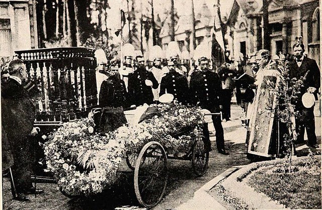 Con fecha 25 de mayo de 1895 los restos de Manuel Rodríguez fueron trasladados al Cementerio General de Santiago