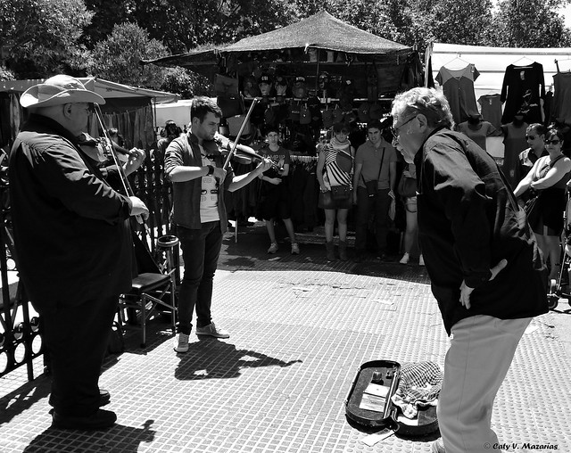 Escenas en Madrid. Músicos en la Plaza de Cascorro.