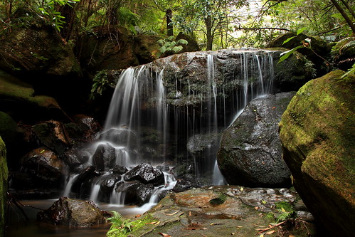 longexposure green water waterfall rocks bluemountains cascade leura weepingrock