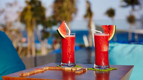 ozo_chaweng_pool_bar2