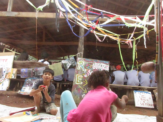 Barca das Letras na Semana Indígena Serra da Mesa(Uruaçu/GO) abril 2015