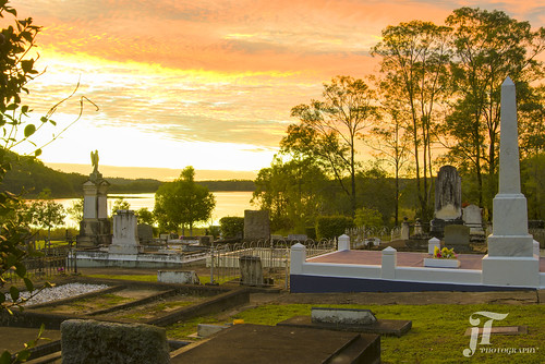 trees lake cemetery graveyard clouds sunrise outdoors dawn nikon graves samsonvale lakesamsonvale nikond750