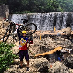 Bub goes to Wawa Dam Rodriguez Rizal with UFB. #wawadam #rodriguezrizal #ufb #bike #mtb #dam #morningride #04252015 @loveanover @thetrueasiatic #bub #tadyakpinoy #padyakpinoysg 🚵👌