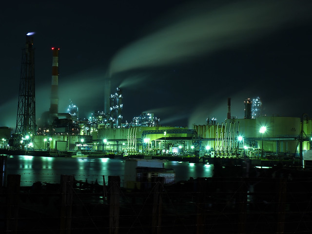 工場萌え-Night view of the industrial area.