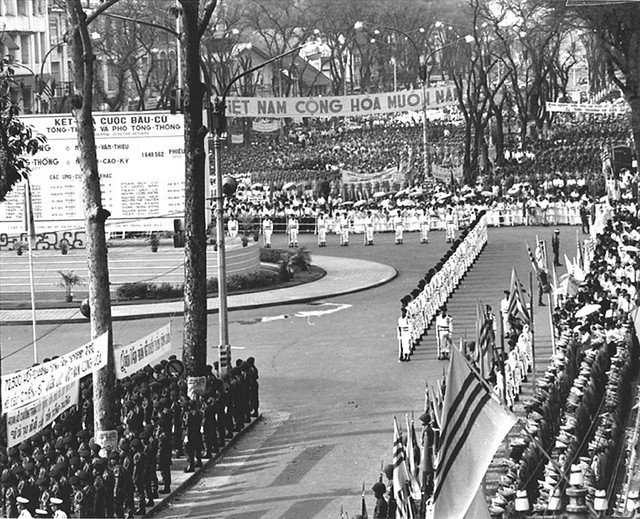 SAIGON  31-10-1967  ---  Lễ nhậm chức Nhiệm kỳ 1 (1967-1971) của TT Nguyễn Văn Thiệu tại Công trường Lam Sơn