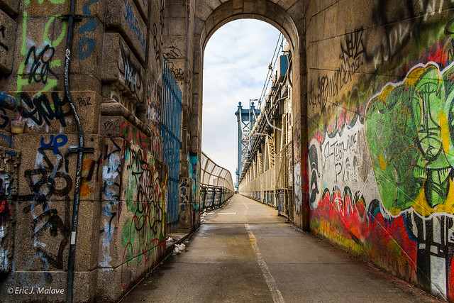 Manhattan Bridge Grafitti