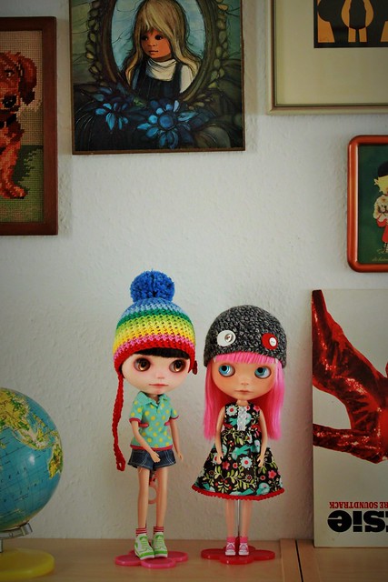 Just a shelf, some Blythe dolls...