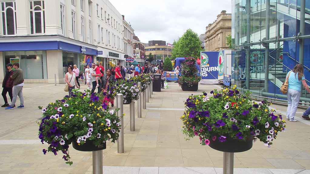 Flowers, King William Street, Blackburn | Robert Wade (Wadey) | Flickr