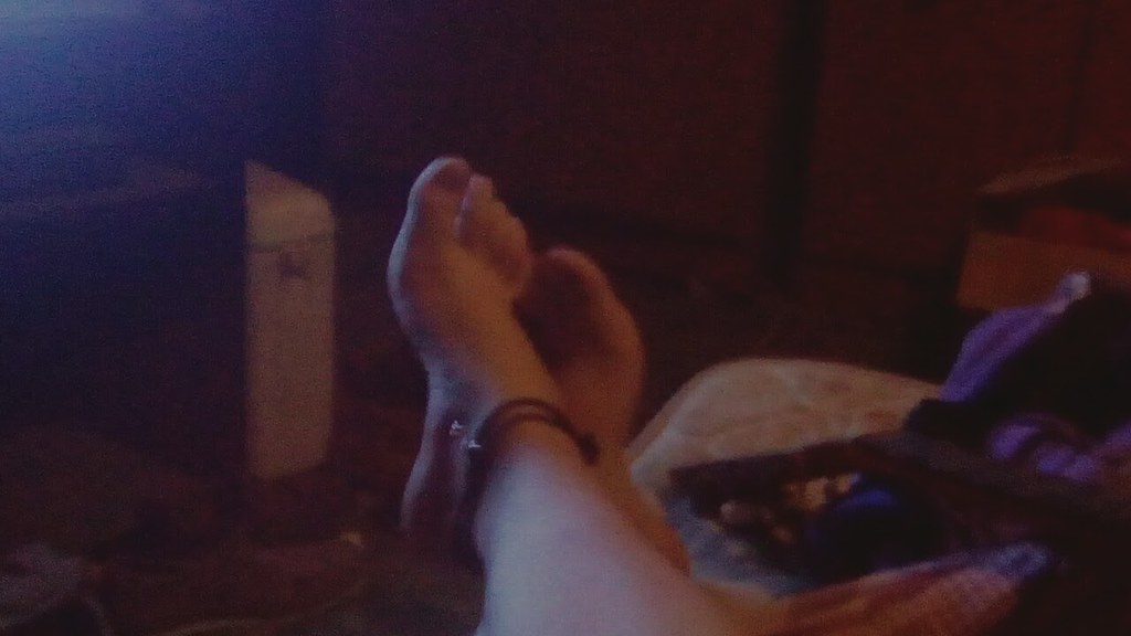 Feet barefoot karina