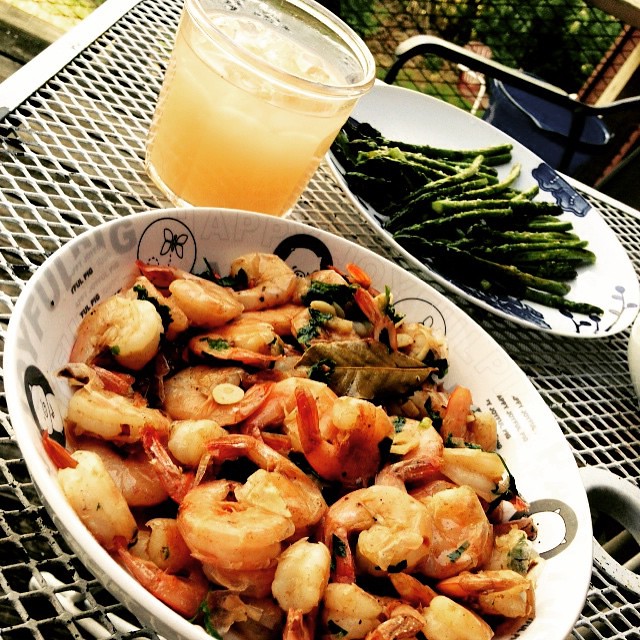 Shrimp in garlic & butter & red pepper flakes & vermouth...with roasted asparagus...with a grapefruit/gin/rosemary syrup cocktail #hantzhouse