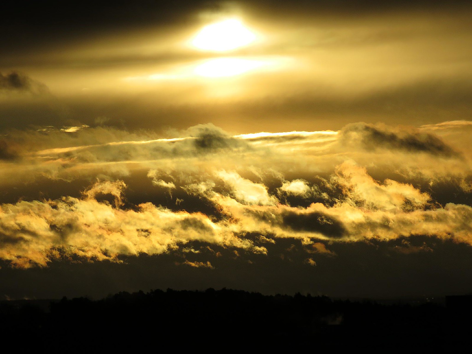 Cloudy Sunset - Canon PowerShot SX60 HS ● Raw photography - aka 350 mm ●● High definition image