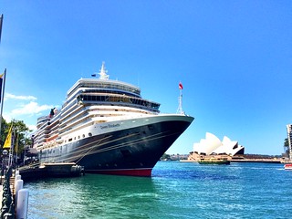 Sydney Harbour | by wiederweitweg