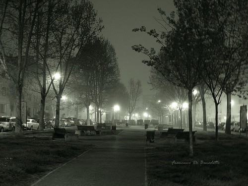 ore 05.27 : Nebbia in via Don Morosini by Francesco De Benedetto La Rosa, nebbia nottedinebbia