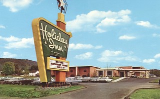 Holiday Inn - Portsmouth, Ohio | by cardboardamerica@gmail.com