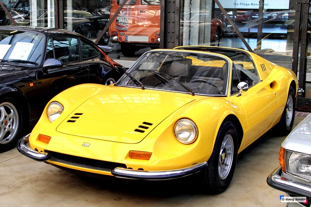 1972 - 1974 Ferrari Dino 246 GTS (Gran Turismo Spider)