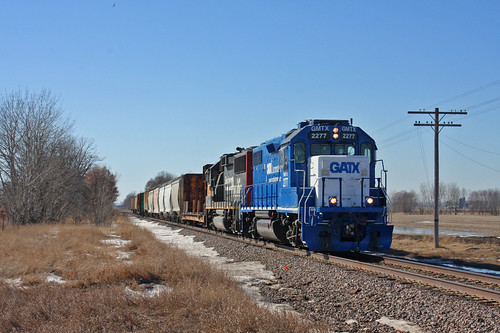 Leaser east | GMTX 2277 East leads the LTS82 by Ajax in Elk … | Flickr