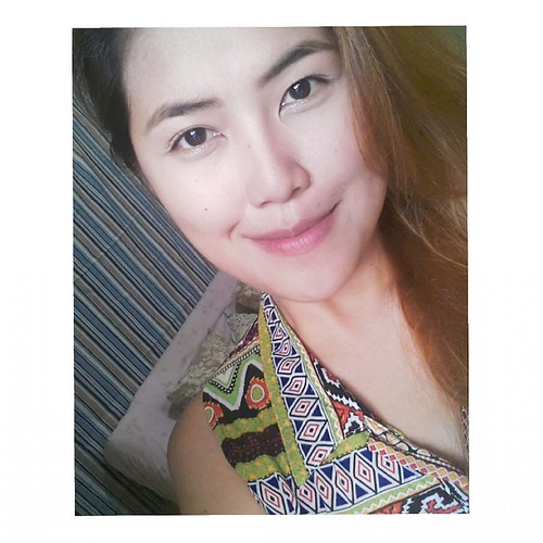 Yung effortless sa ayos bago pumasok. Late na kasi. 😁😂😁 #magandangumaga . . . #umagayungmagandahindiikaw #sorrynaman #nofilter #nomakeup #saturday #mysaturdaysbelike #pakganern  #pinay #chinay #late #aztec #hair #blonde #mornings #morningsli | by michell14_go