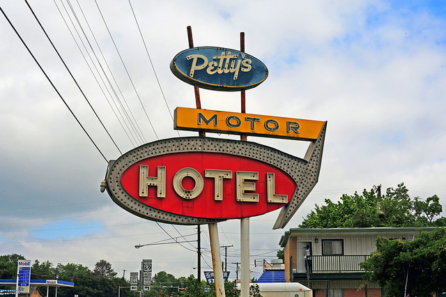 Petty's Motor Hotel - Lufkin, Texas