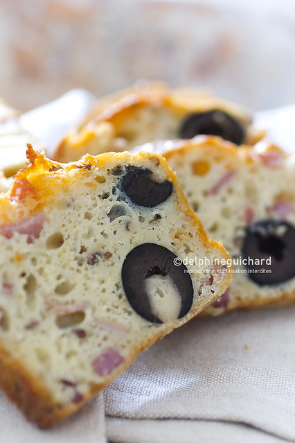 Chorizo muffins with olives and fresh cheese - Cake au chorizo, olives et faisselle