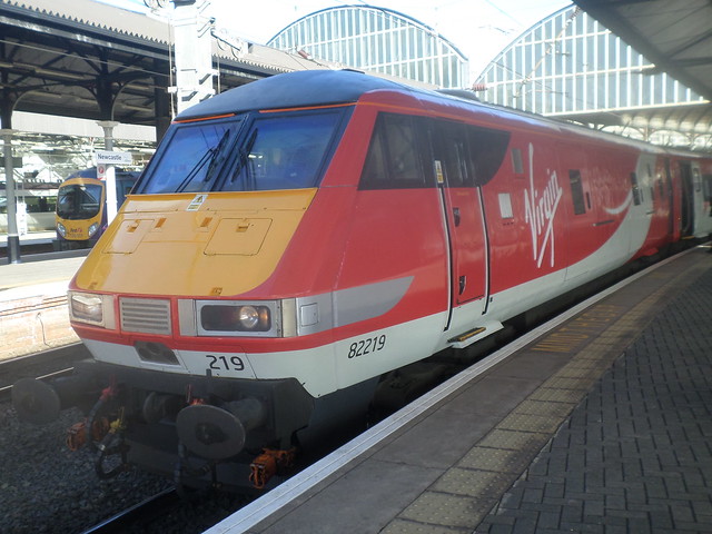 82219 Virgin Trains East Coast Class 91 at Newcastle Central Station