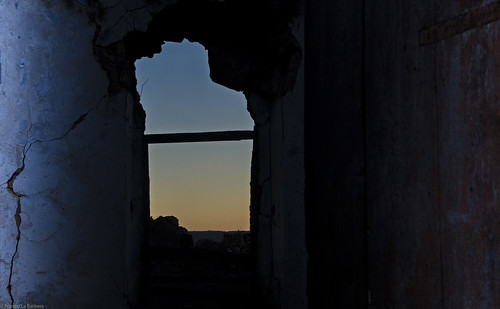 sunset window tramonto interior finestra sicilia ruderi poggioreale