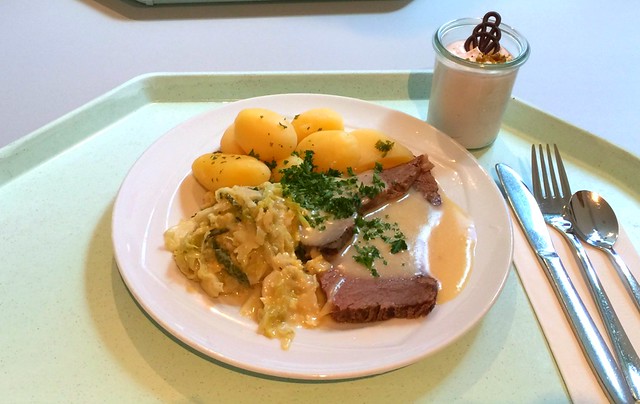 Prime boiled beef with horseradish sauce, cream savoy & potatoes / Tafelspitz vom Allgäuer Ochsen mit Meerettichsauce, Rahmwirsing & Salzkartoffeln