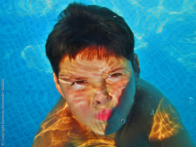 Faces Underwater (Rostros Bajo el Agua)