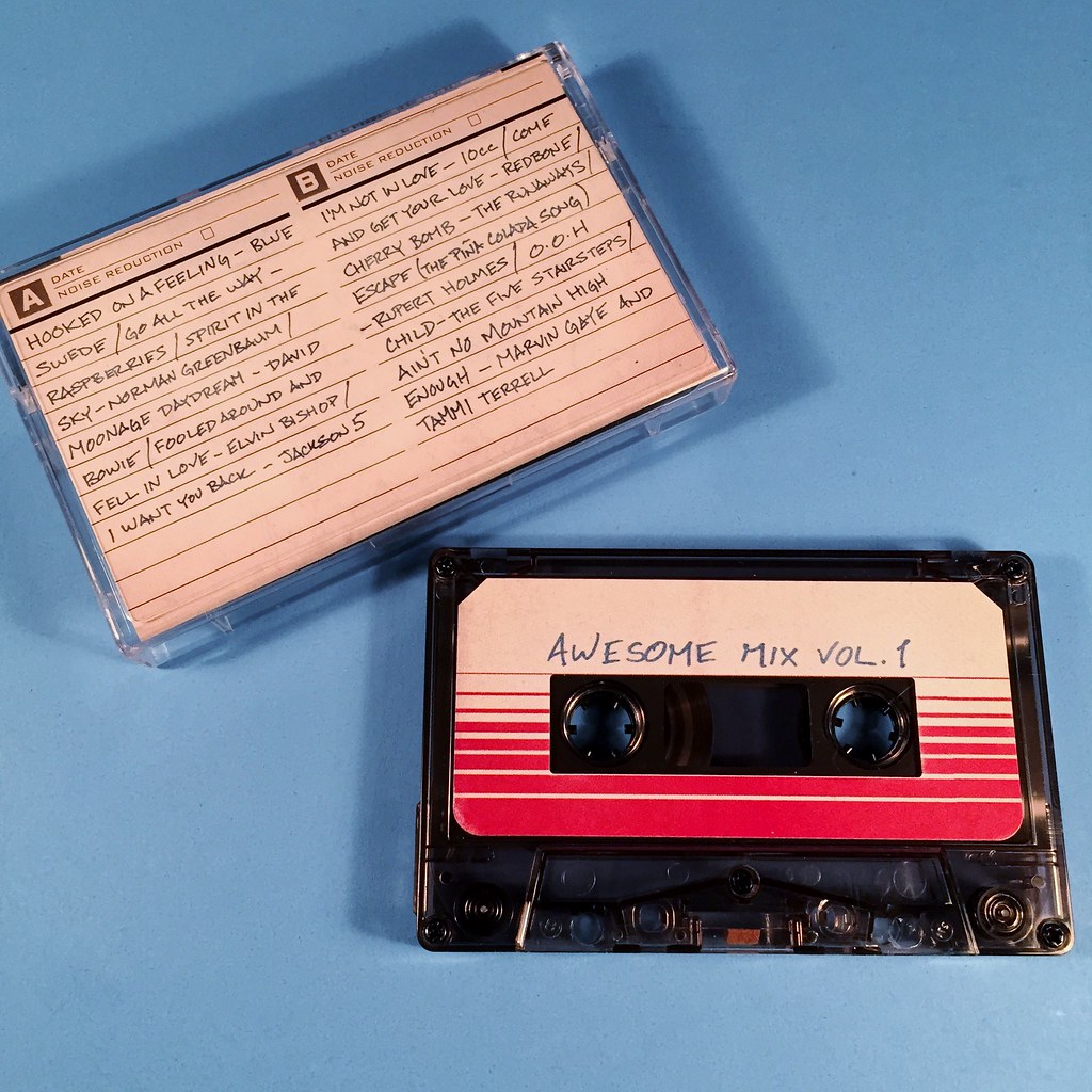 Как использовать кассеты. Компакт-кассета Стражи Галактики. Guardians of the Galaxy кассета. Аудиокассета Awesome Mix Стражи Галактики. Awesome Mix Vol 1 кассета.