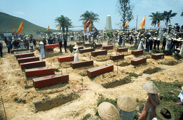 Mass Graves in Hue, Vietnam  Apr 1969 - by Larry Burrows (1)