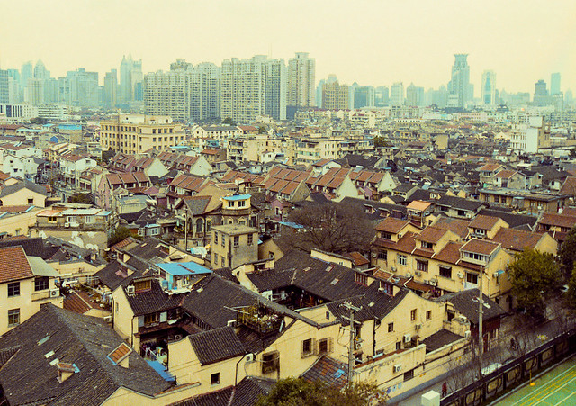 View ver Qiaojia Lu, Xundao Jie. Old Town, Shanghai