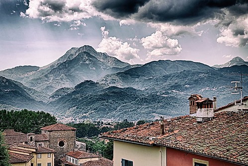 canon 24105l 6d italy nik outdoor hdr barga mountain tuscany roof clouds