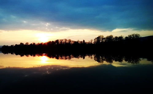 sunset lake reflection colorful dusk serbia peaceful srbija refleksija srebrnojezero
