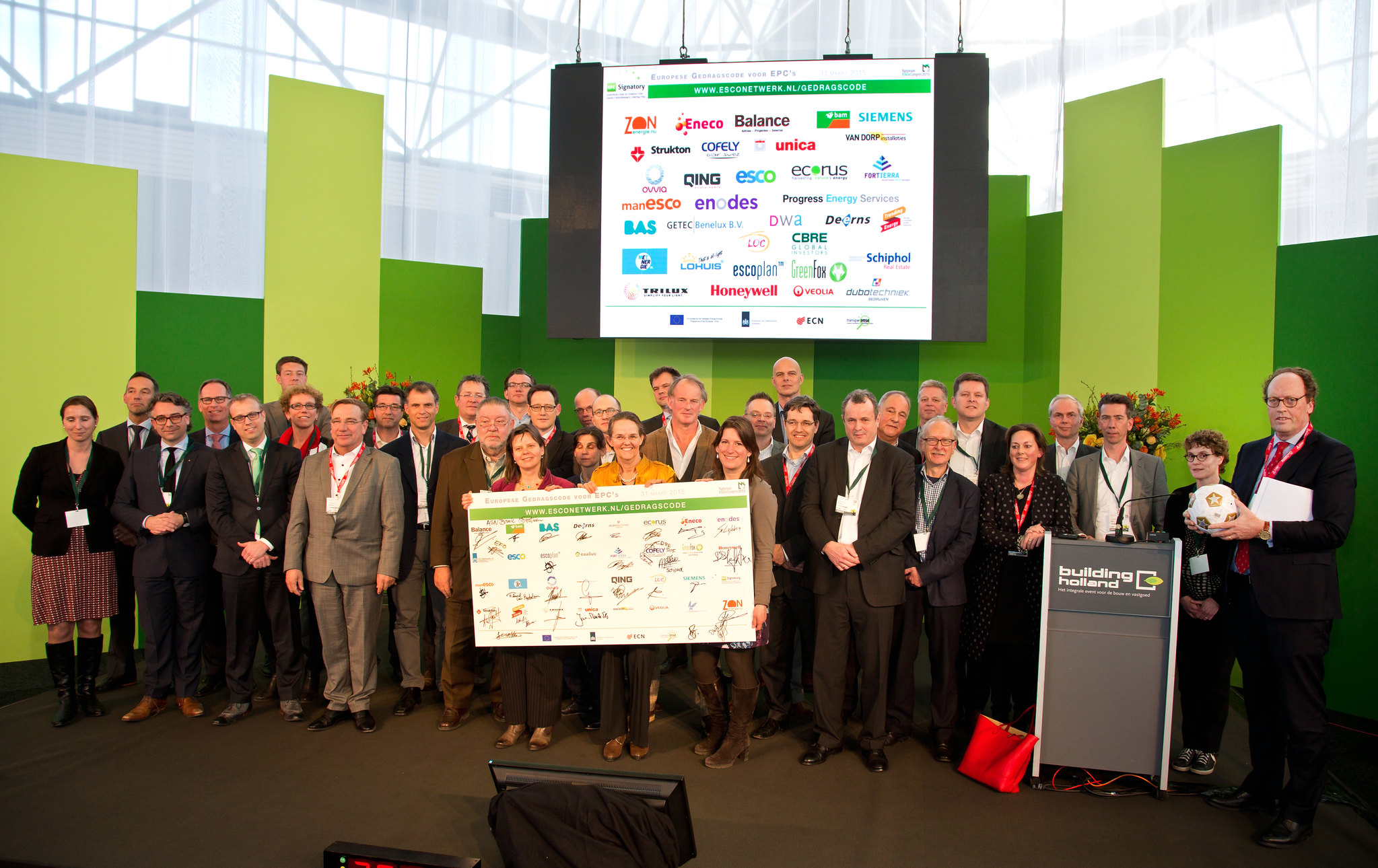 ESCoCongres 2015_Groepsfoto ondertekenaars ESCo gedragscode