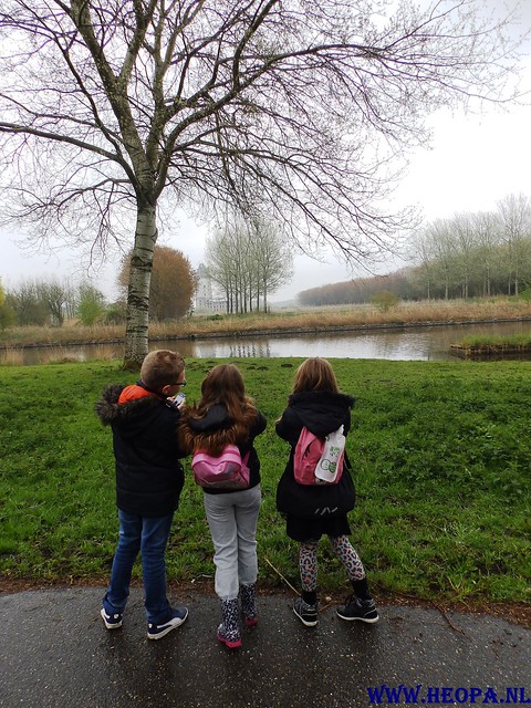 2015-04-25 Oranje wandeltocht  Almere-haven 11.43 Km (22)