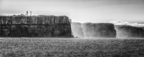 Beecroft Peninsular cliffs | by Howie44