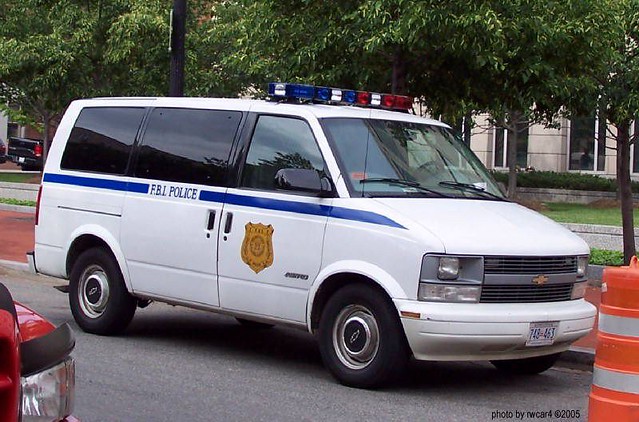 FBI Police - Washington DC- (older markings)-Chevrolet Astro (1)