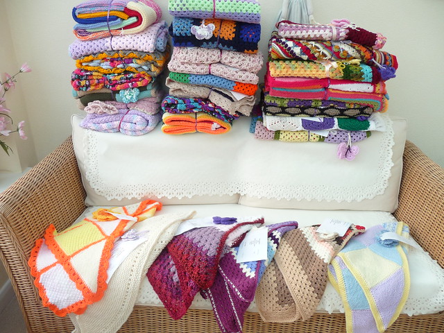 24 Sunshine Blankets and 6 Shawls were delivered to Wythall Residential Home today! Thank you! x