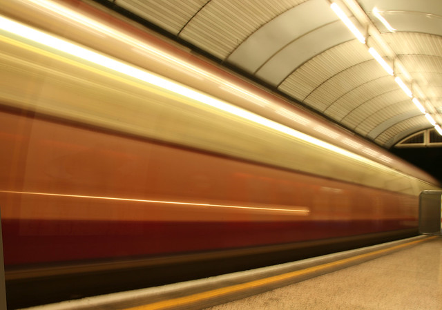Jubilee Line Arriving at Baker Street (2.5 seconds)