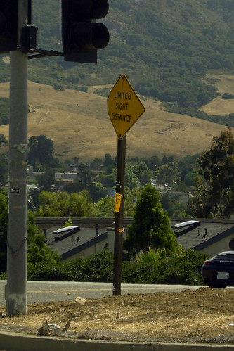 Limited Sight Distance | I used to pass this intersection nu… | Flickr