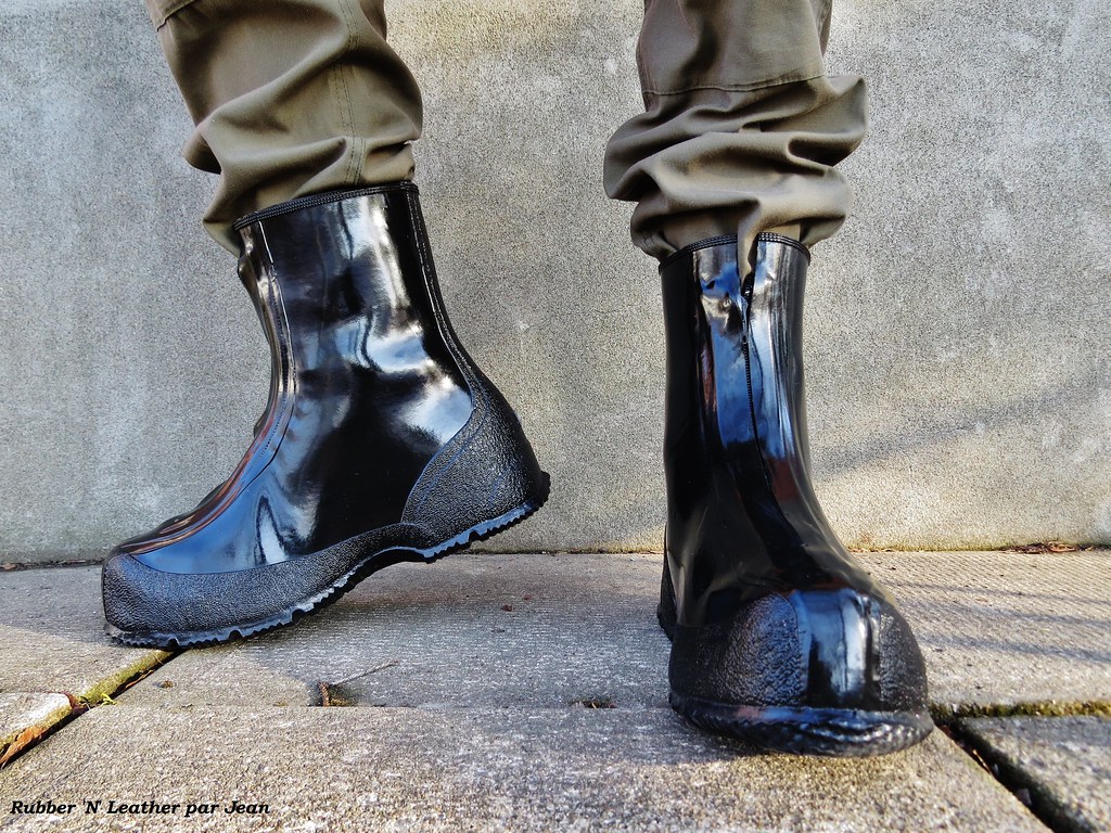 Acton Bradford 25 cm Overshoes | Une paire de couvre-chaussu… | Flickr