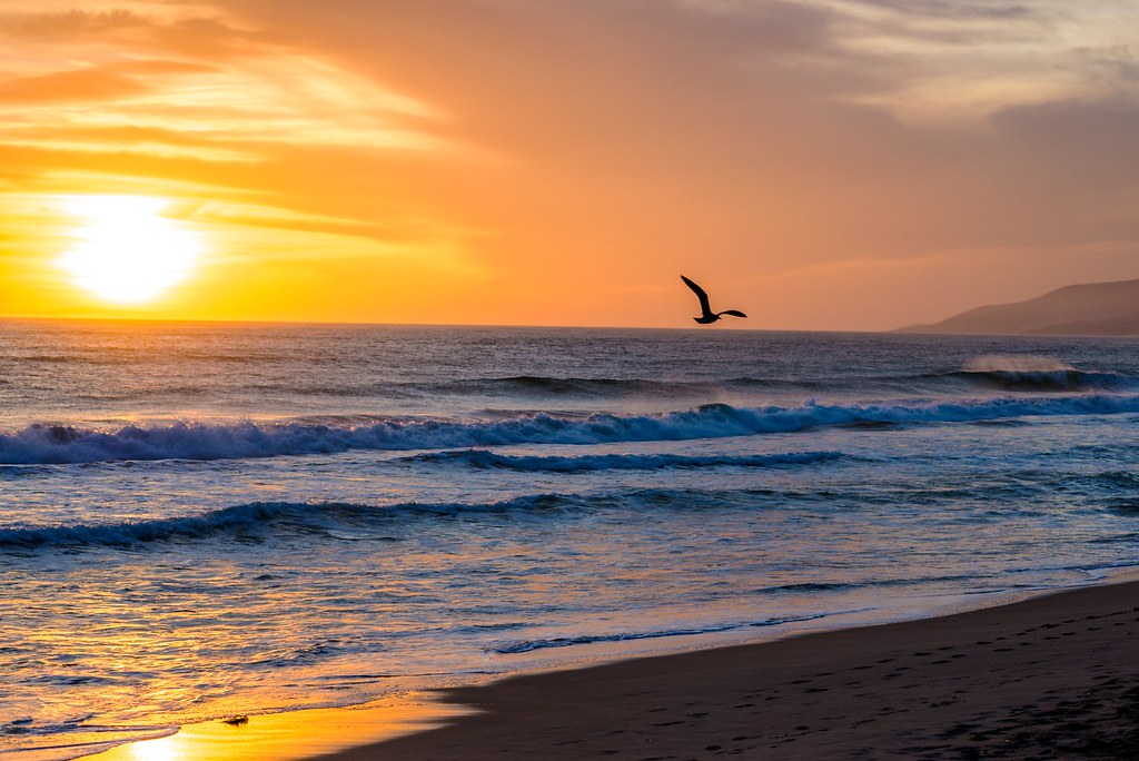 Zuma Beach, Malibu, California | Sunset at Zuma Beach, Malib… | Flickr